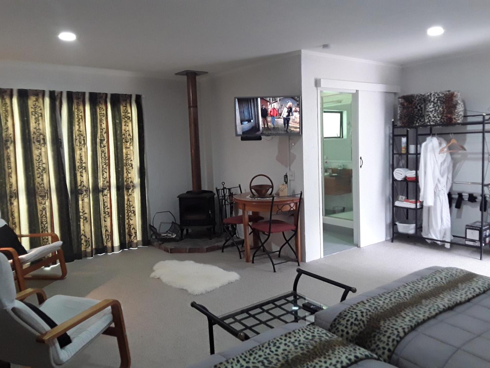 Tepopo Gardens Rural Retreat * Stratford